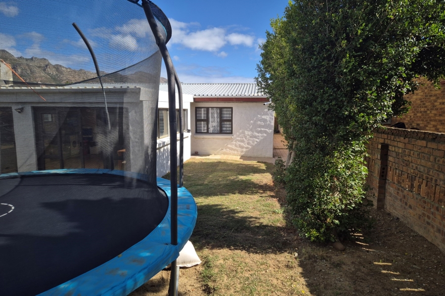 4 Bedroom Property for Sale in Onverwacht Western Cape